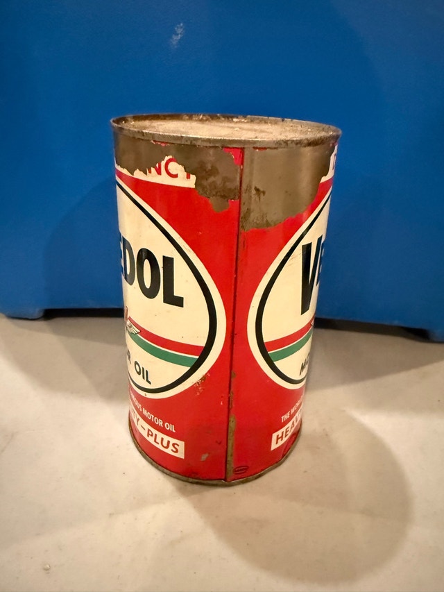 Veedol Motor Oil Can - photo 2