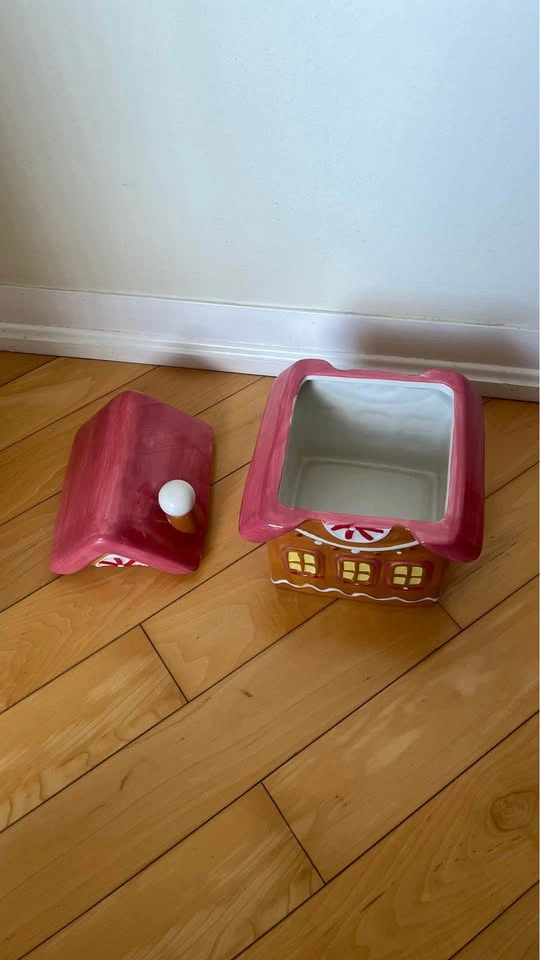 Brand New Ceramic Cookie Jar - photo 3