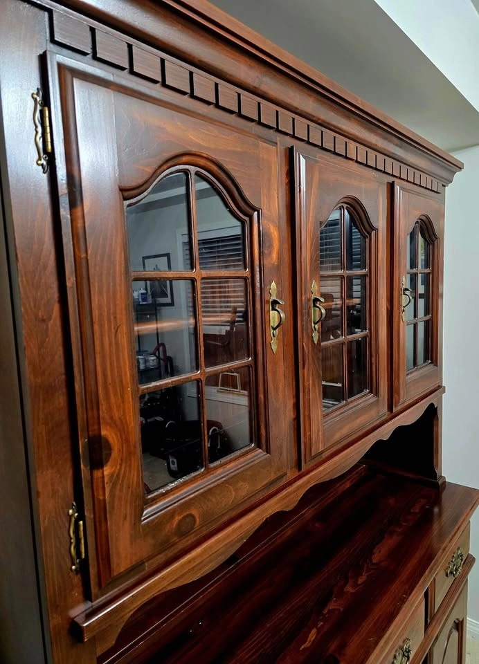 Buffet & Hutch, kitchen/dining cabinet, serving cabinet - photo 2