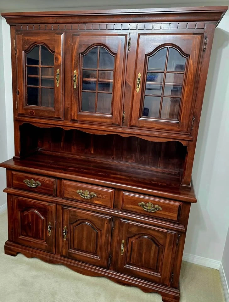 Buffet & Hutch, kitchen/dining cabinet, serving cabinet - photo 4