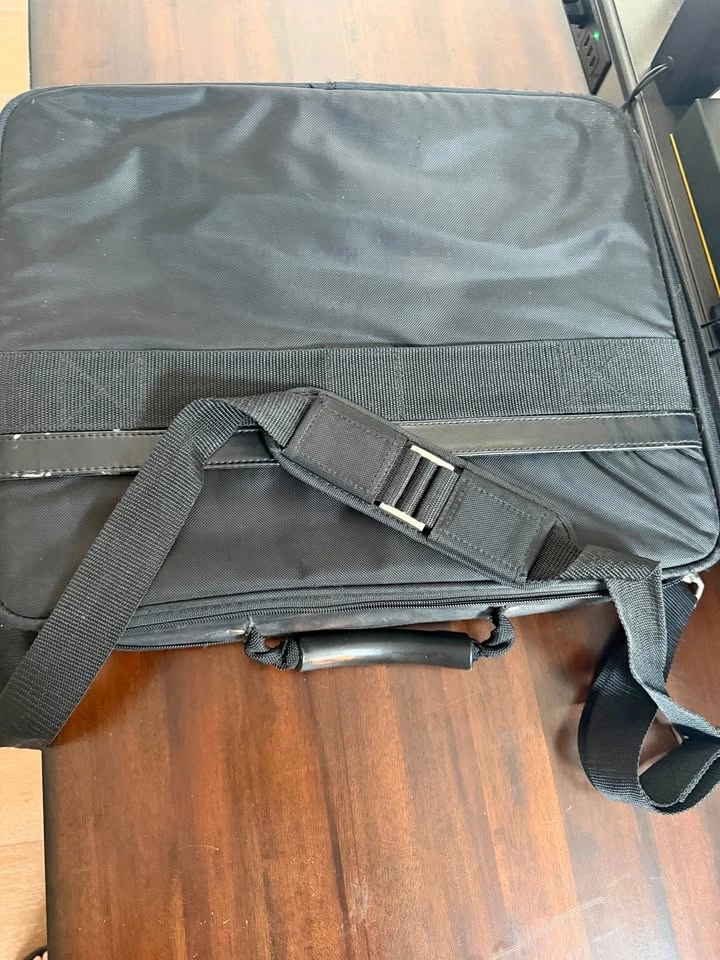 Large leather Laptop Bag and Zippered document folder