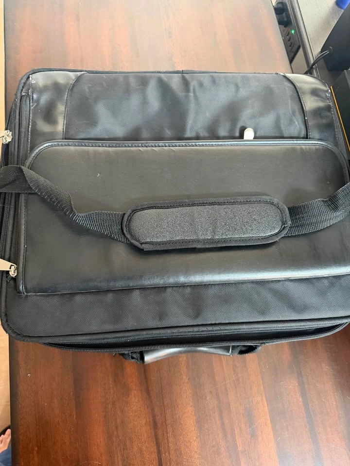 Large leather Laptop Bag and Zippered document folder - photo 3