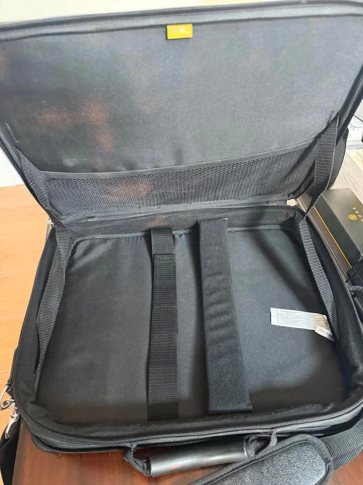 Large leather Laptop Bag and Zippered document folder - photo 4