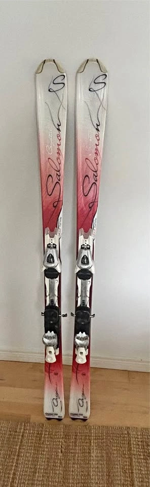 Salomon 154 cm downhill alpine Skis