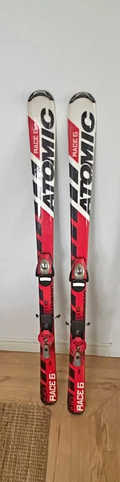 140 cm Atomic u alpine Skis