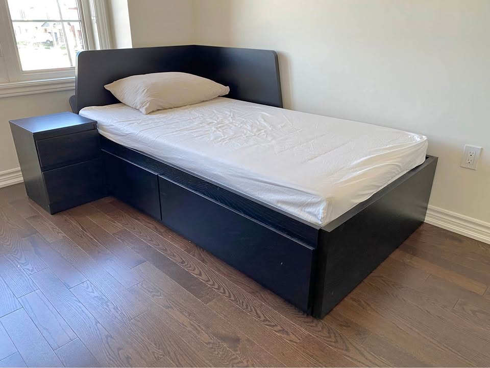 Expandable Single / Double Bed