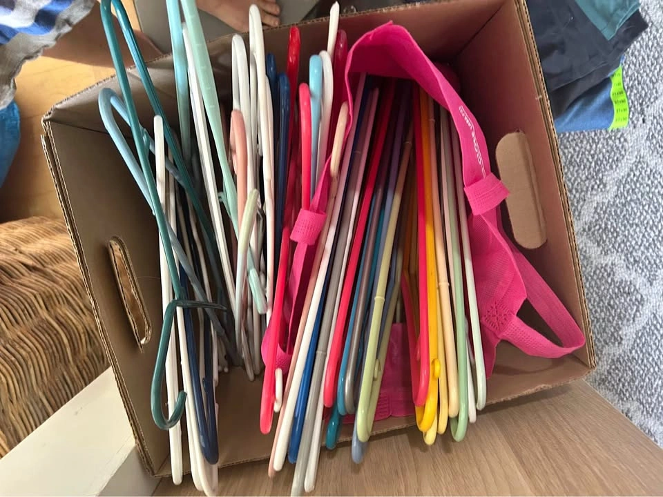 Bulk Assorted Plastic Clothes Hangers