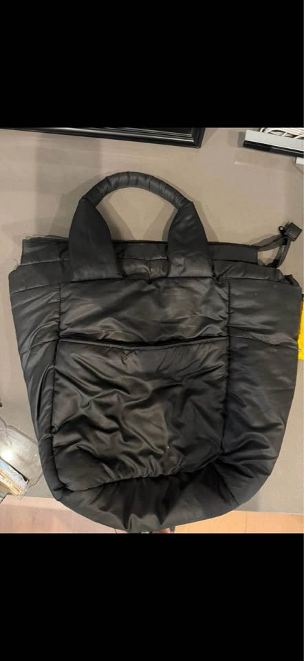 Black Tote Bag with Zipper and Pockets - photo 5