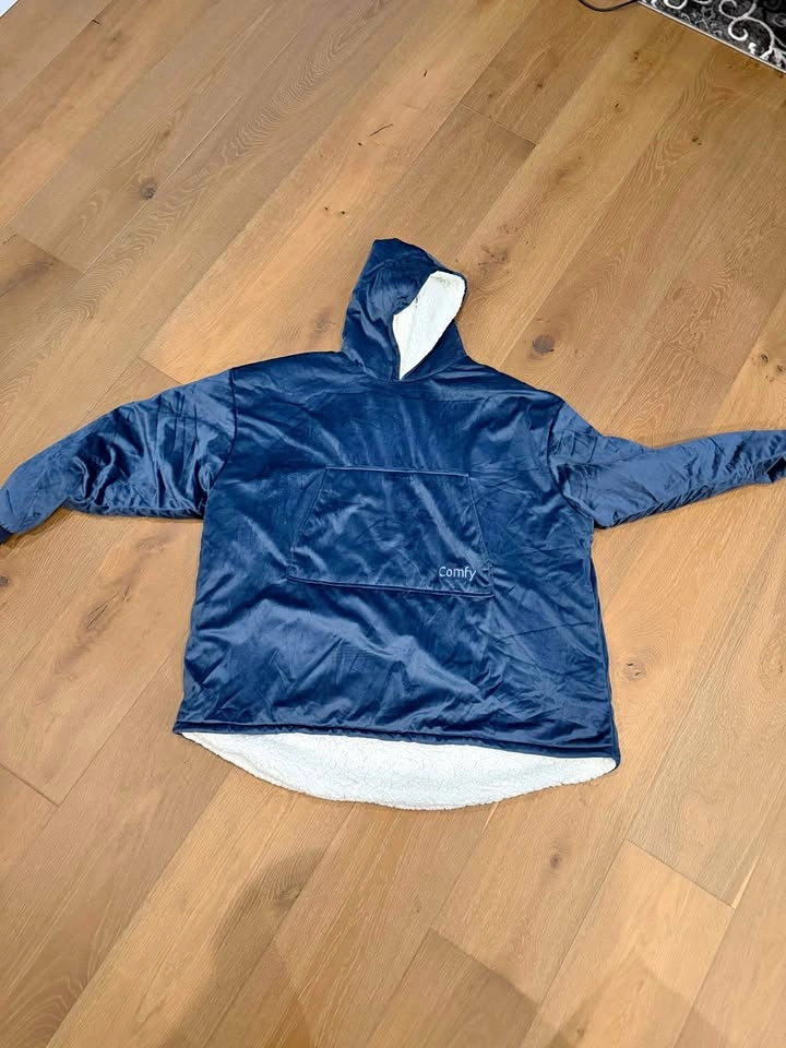 Comfy hooded cover
