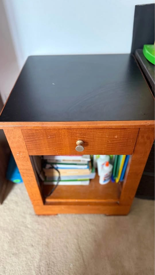 2 Night stands solid wood( pick up in south loop) - photo 2