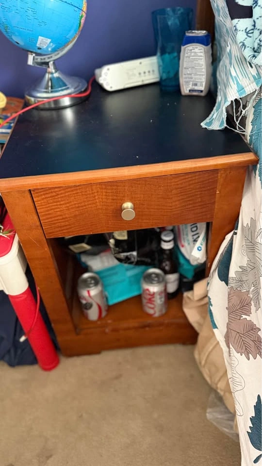 2 Night stands solid wood( pick up in south loop) - photo 3