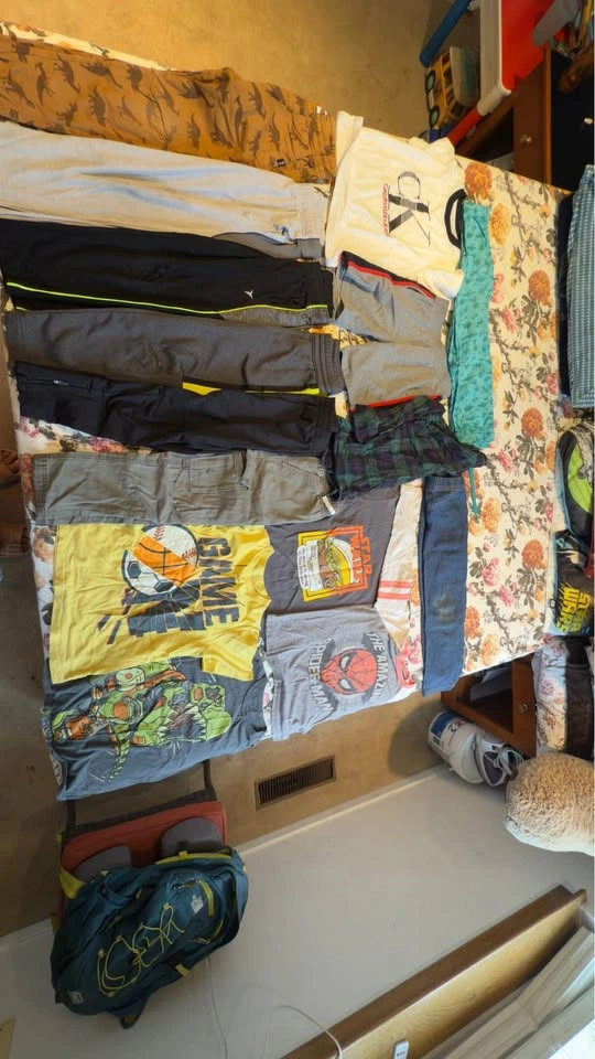 Boys clothes lot (15 pieces) size S (6-7) - photo 2