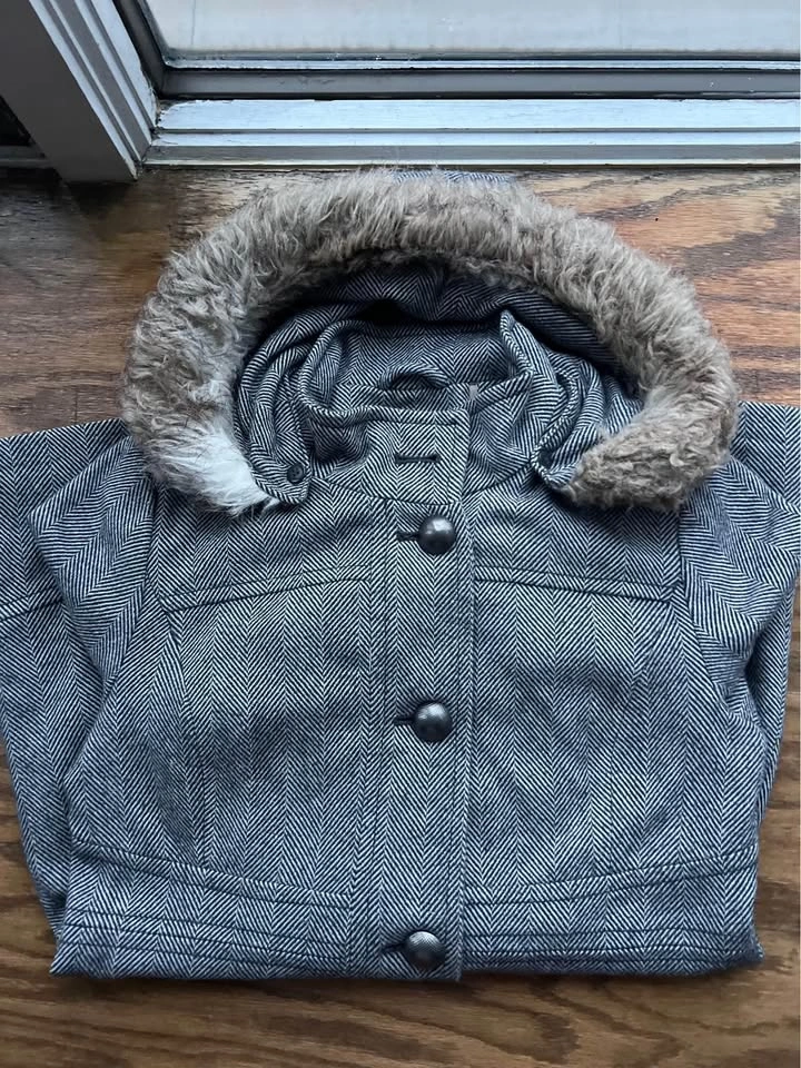 Women’s Winter Coat with removable Hood size L - photo 2