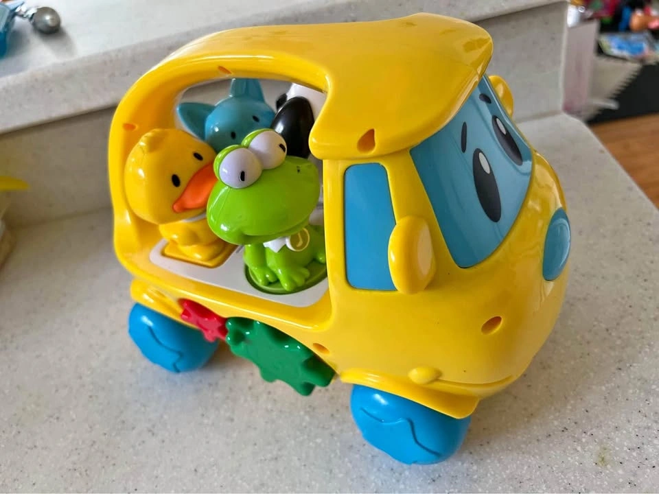 Learning school bus toy with light and sound