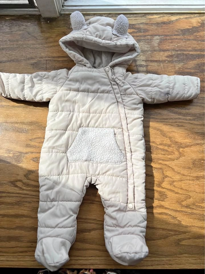 Snowsuit for baby size 3-6 months