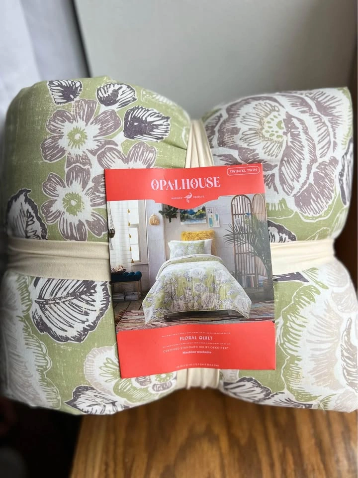New Opalhouse Floral Quilt Twin XL 68x92 Inch