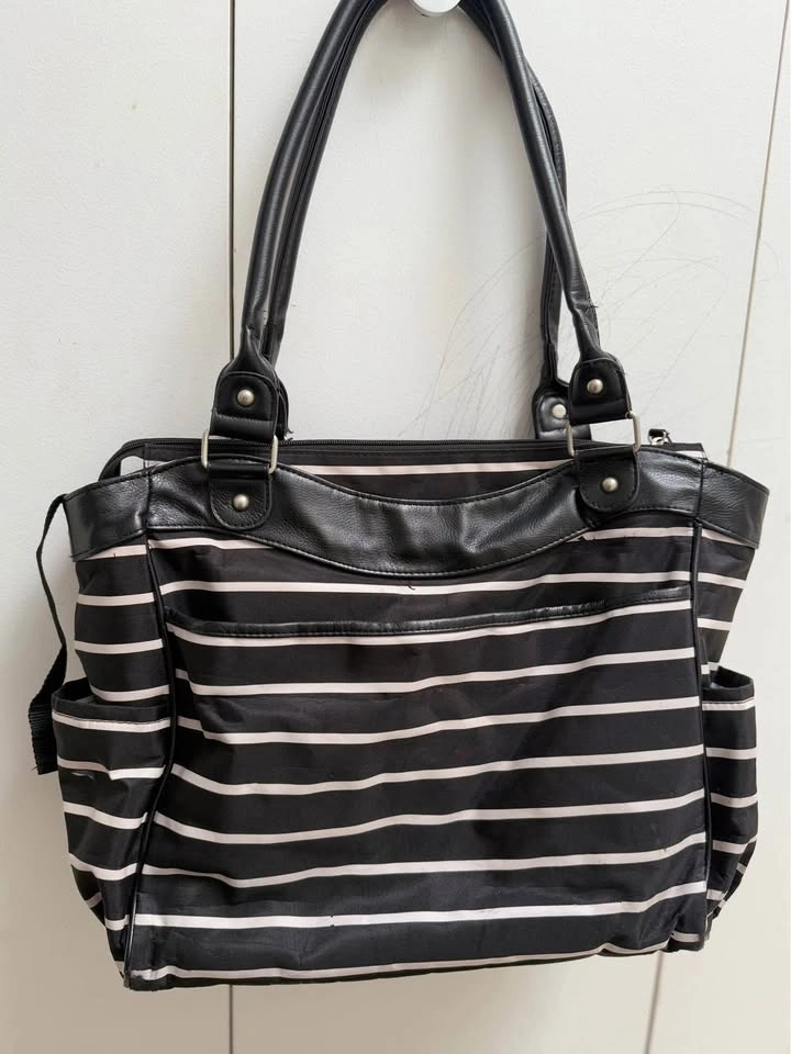 Carter's Diaper Bag (Pick up near Dearborn and Polk) - photo 2