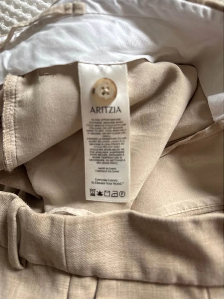 Aritzia Babaton Pleated Mini Short Eversential Cream Size 10 - photo 5