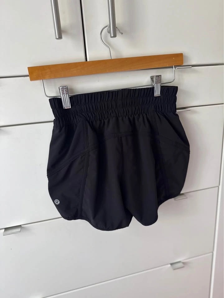 Lululemon Tracker Short V 4” Black Size 4 - photo 5