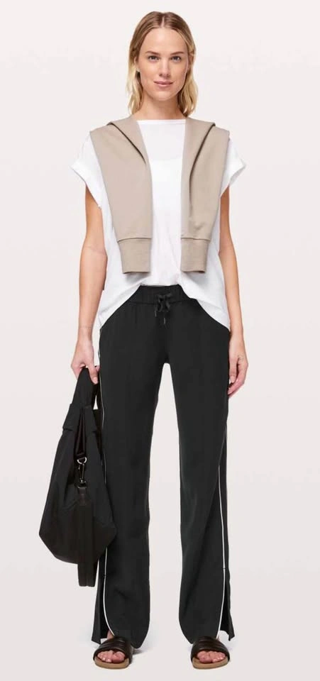 Lululemon On the Right Track Pant – Black / Light Ivory – Size 1