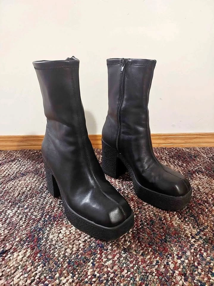 Chinese Laundry Boots