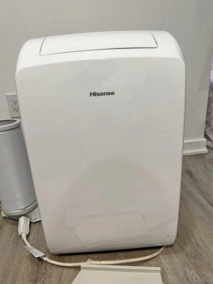Hisense 3 in 1 portable air conditioner w/ Casement Window Kit