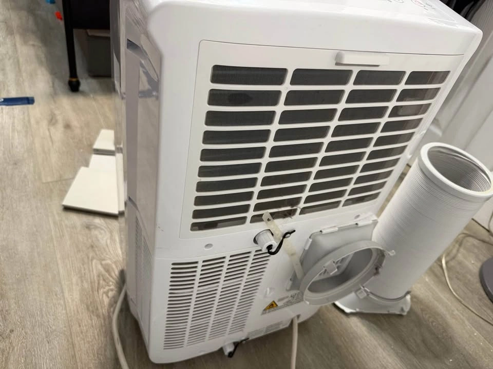 Hisense 3 in 1 portable air conditioner w/ Casement Window Kit - photo 3
