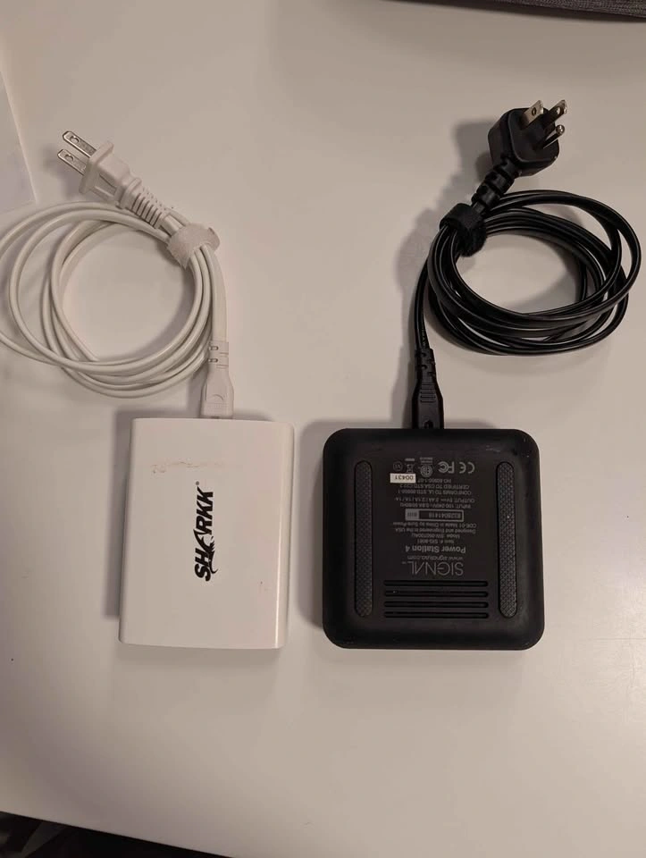 Shark and signal usb power chargers (TWO), COD - photo 2