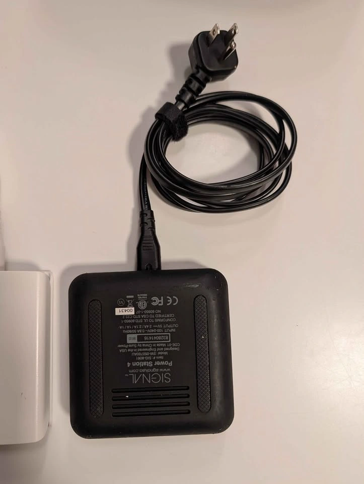 Shark and signal usb power chargers (TWO), COD - photo 4