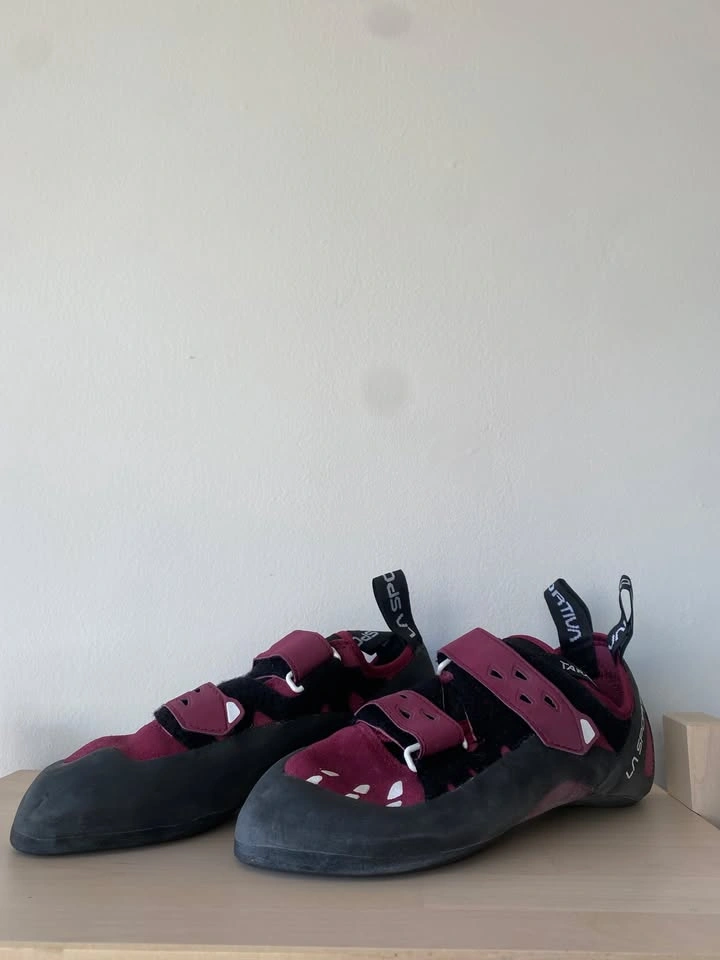 La Sportiva Climbing Shoes W7.5 + 8BPLUS Chalk Bundle - photo 4