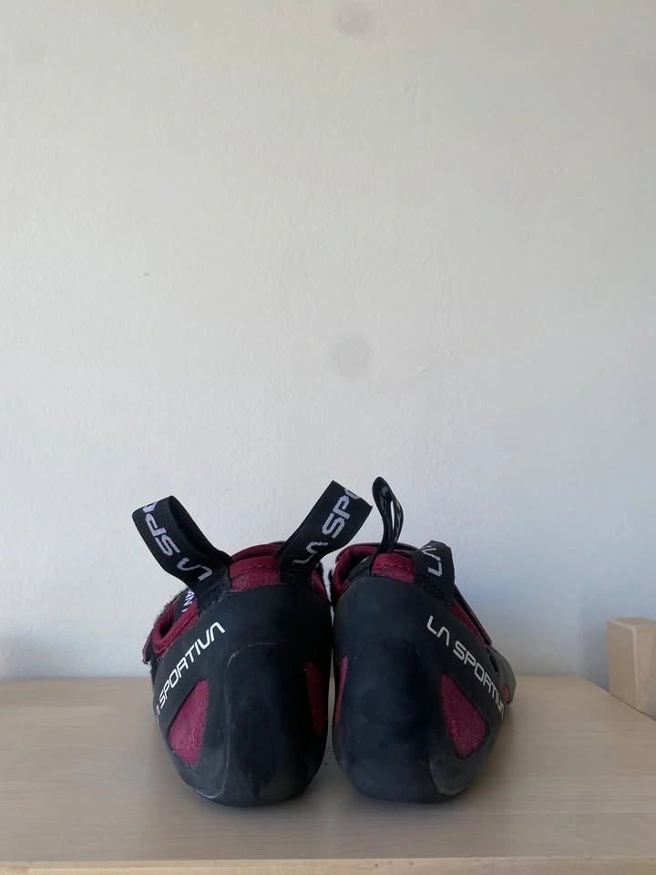 La Sportiva Climbing Shoes W7.5 + 8BPLUS Chalk Bundle - photo 5