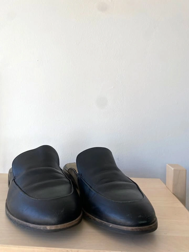 Clarks Collection Black Slip-On Mules – Size 8.5