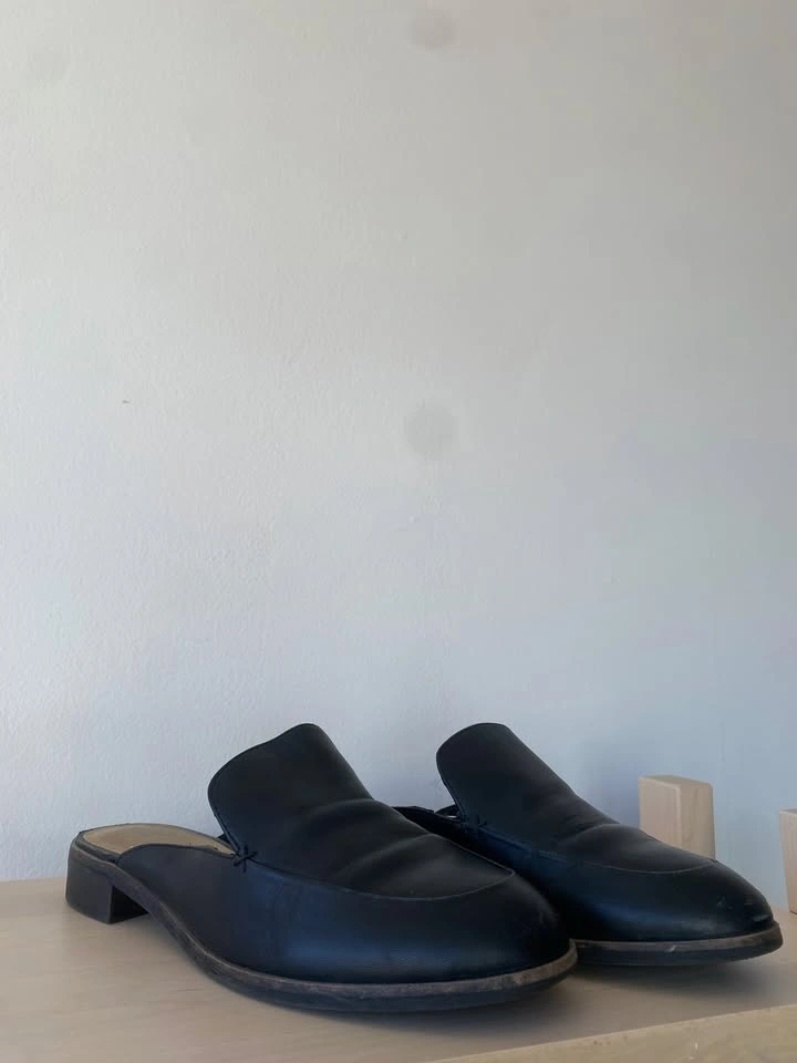 Clarks Collection Black Slip-On Mules – Size 8.5 - photo 2