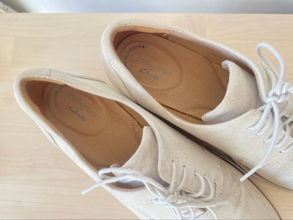 Clarks Collection Champagne Shimmer Lace-Up Oxfords – Size 8.5 - photo 3