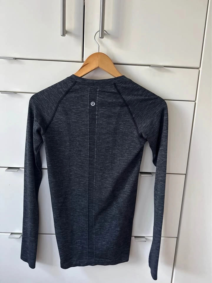 Lululemon Swiftly Speed Long Sleeve Size 4 - photo 4