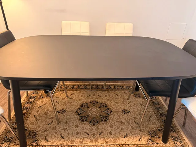 Dining table and six chairs image indicator(4)