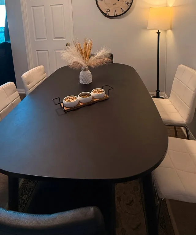 Dining table and six chairs image indicator(5)