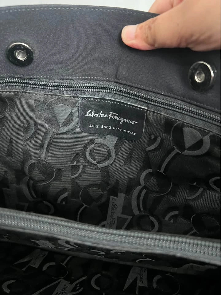 Salvatore Ferragamo Vintage Black Nylon Tote Bag AU-21 8803 - photo 3