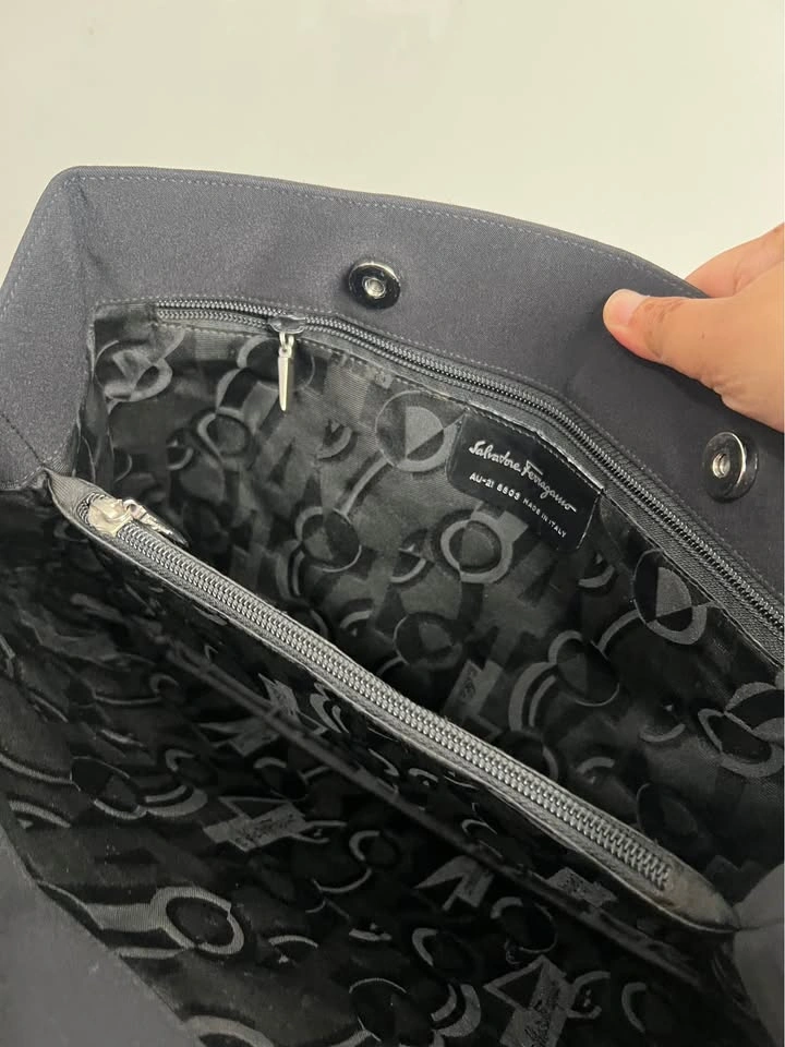 Salvatore Ferragamo Vintage Black Nylon Tote Bag AU-21 8803 - photo 4