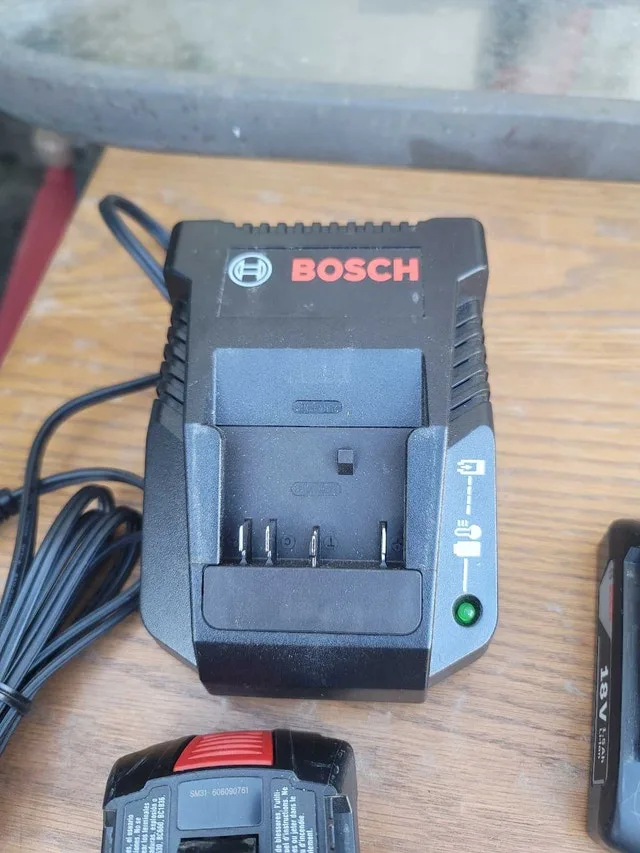 Bosch 18V Battery Charger and Two Batteries - photo 3