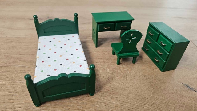 Sylvanian Families Green Bedroom Set
