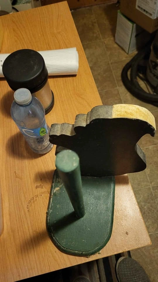 Paper towel or toilet paper holder - photo 2