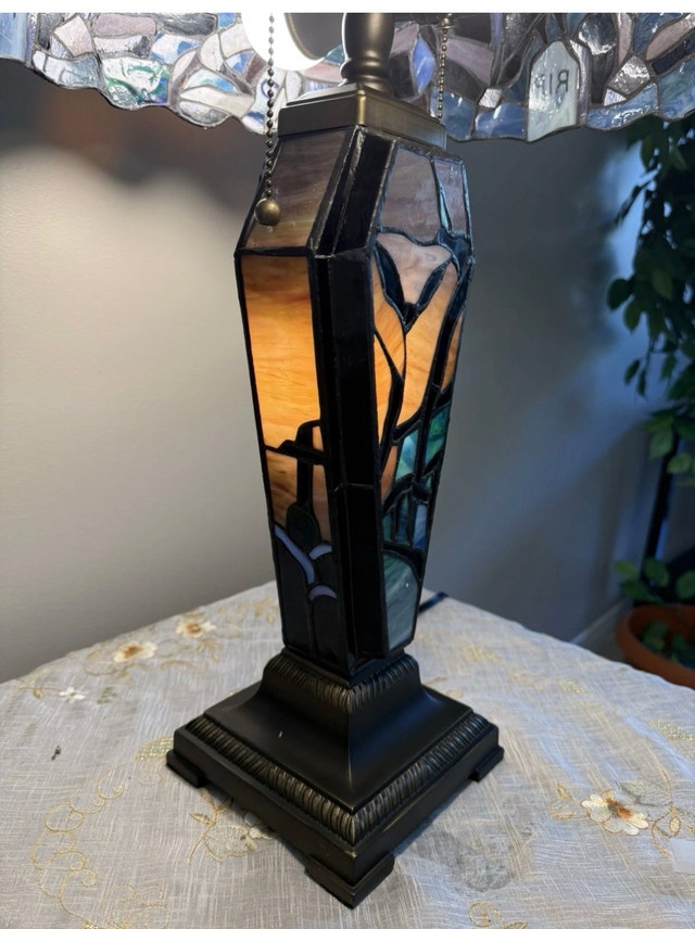Raven in Graveyard Tiffany Style Stained Glass Table Lamp - photo 4