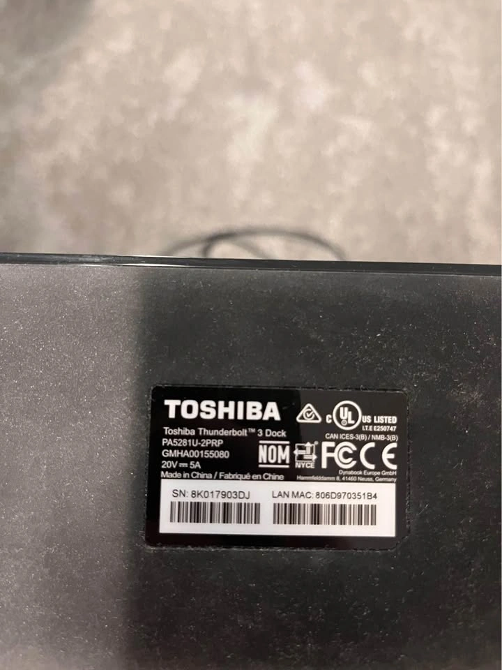 Toshiba - Thunderbolt 3 Dock - photo 2