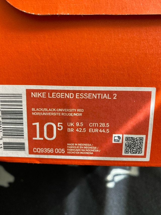 Nike Legend Essential 2