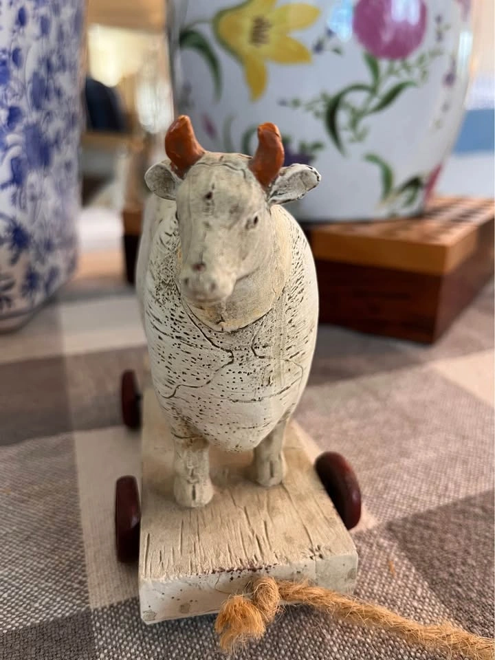 Rustic Folk Art Pig and Cow Figurines - photo 4
