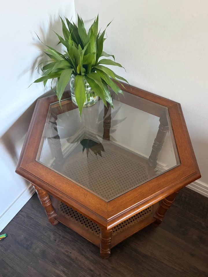 Wooden Glass-Top Side Table / End Table - photo 2