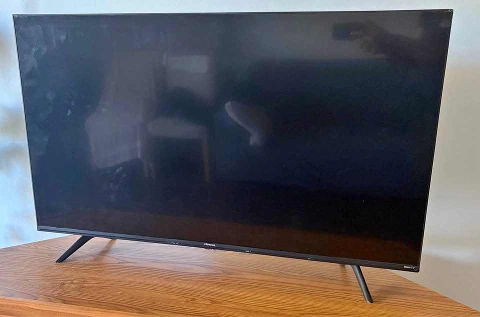 Hisense Roku Tv 43” 4K UHD Smart TV