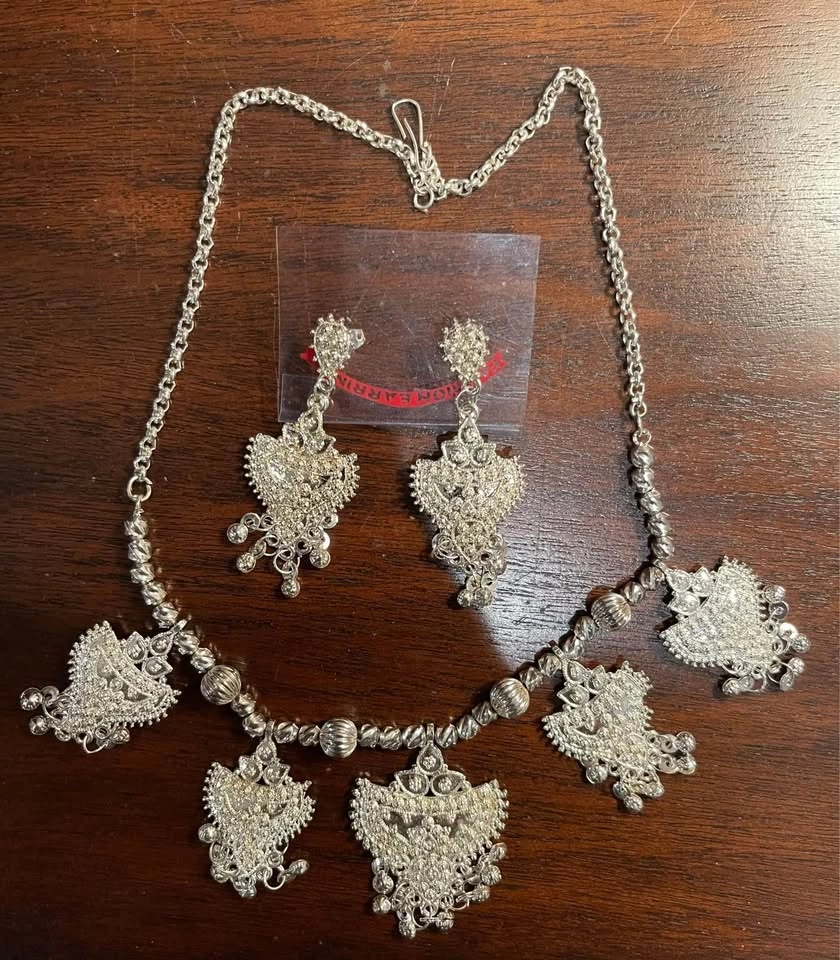 Silver earrings and necklace set - photo 2