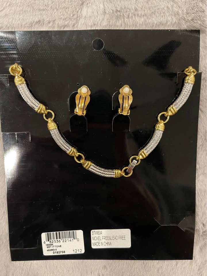 Gold/Silver clip on earrings and necklace set - photo 2